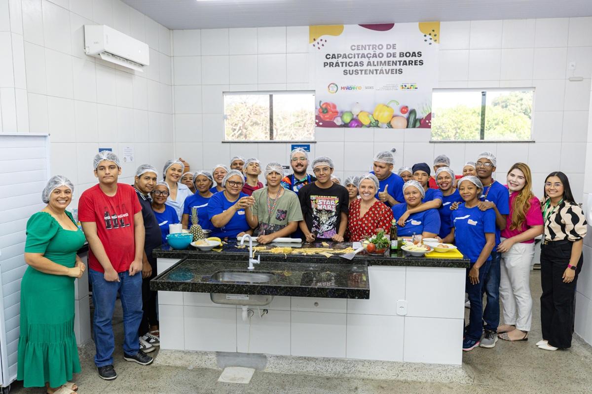 Governo conclui curso do “Formando e Cozinhando” para mães de pacientes do Centro TEA 12+